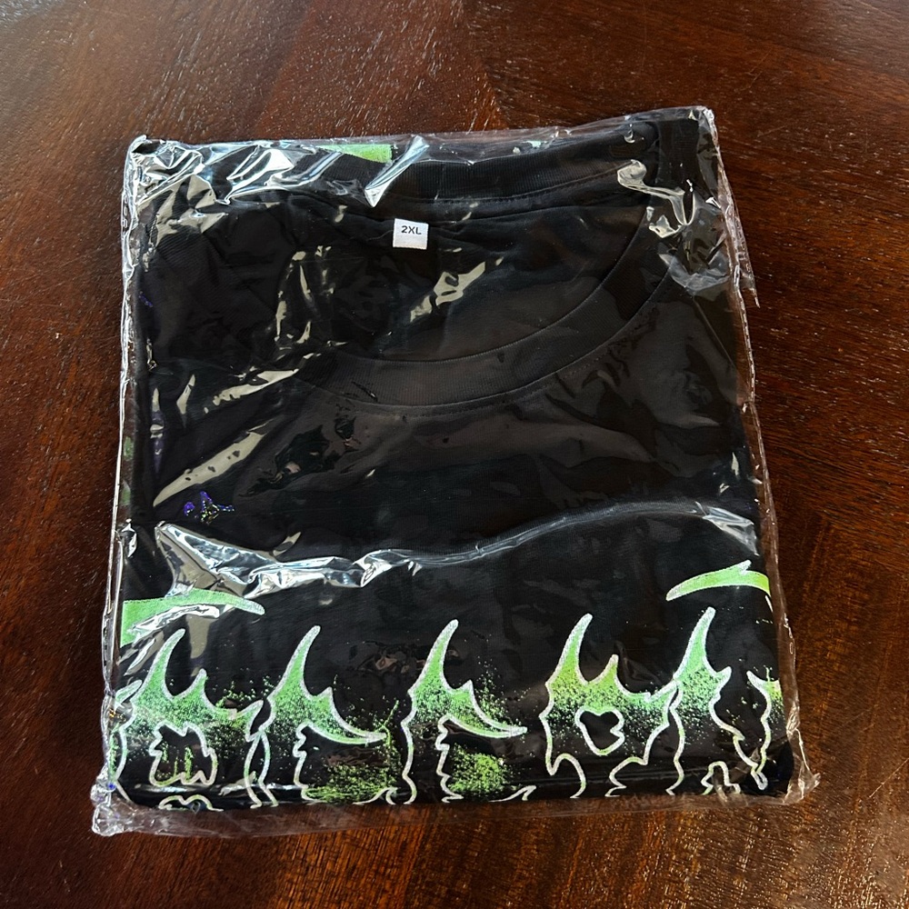 Falling in Reverse tshirt - Picture 3 of 3
